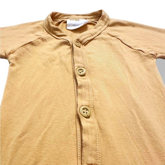 kate quinn | Button Down Footed Sleeper (3-6 mos) 💛 - Picture 2 of 4